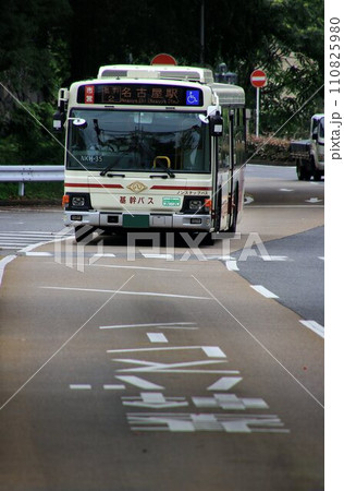 鉄道路線と遜色ない輸送力や利便性… 大都市の基幹的交通を担う『基幹バス』 110825980