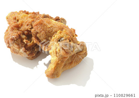 フライドチキンを白背景で撮影 フライドチキンを白背景で撮影 110829661