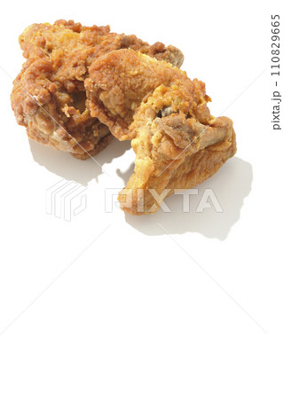 フライドチキンを白背景で撮影 フライドチキンを白背景で撮影 110829665