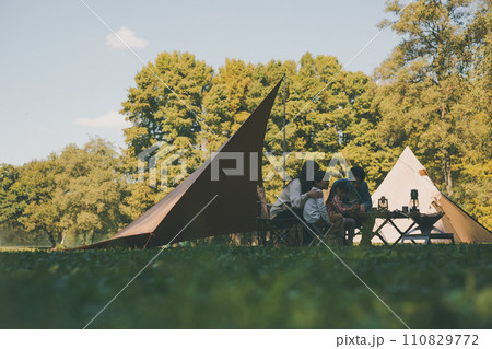camping camping 110829772