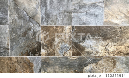 ゴールドブラウンとシルバーの外壁タイル 110833914