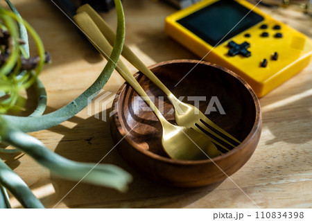 金色のカトラリー 110834398