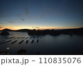 伊勢湾の夜明け 110835076