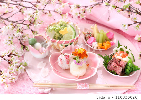 てまり寿司のお花見弁当 110836026