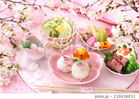 てまり寿司のお花見弁当 110836031