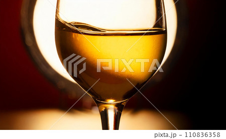 白ワイン,ワイングラス 白ワイン,ワイングラス 110836358