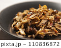 舞茸としめじの炒めもの 110836872