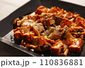 きのこと厚揚げの炒めもの 110836881
