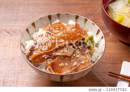 ぶりの漬け丼 110837582