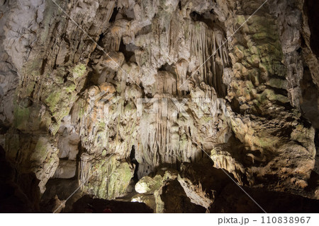 The environment with impressive natural beauty of Thien Cung Cave (other name called Heaven Cave) the largest and most beautiful caves in Halong Bay, Vietnam. 110838967