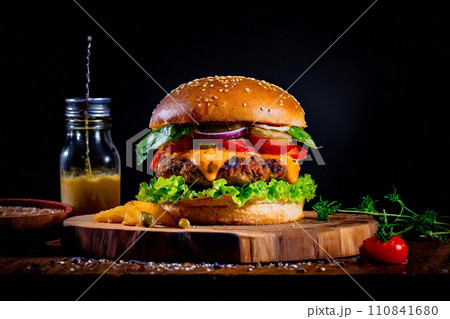 美味しそうなハンバーガー 110841680
