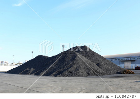 砕石 コークス 掘削残土  砕石 コークス 掘削残土  110842787