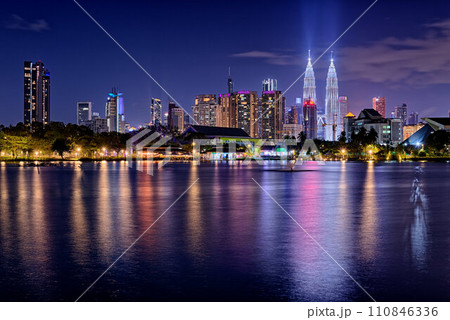 クアラルンプールの都市風景 110846336