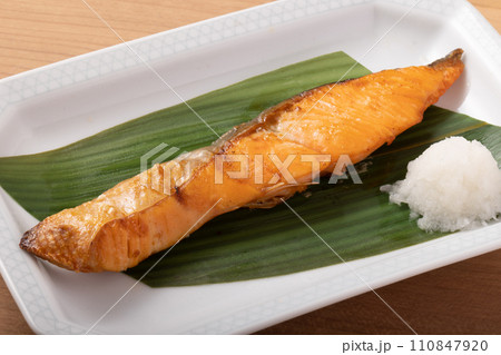 焼き鮭 110847920
