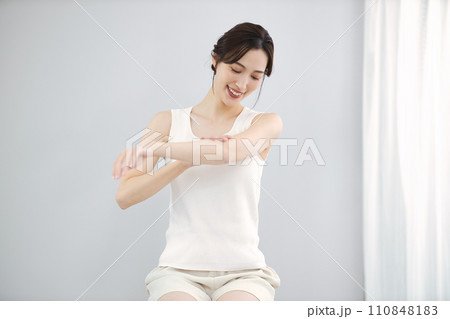 ビューティーイメージ　スキンケア　脱毛 110848183