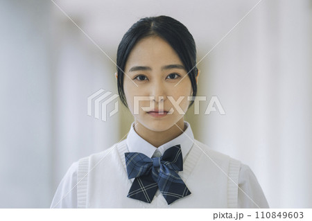 カメラ目線女子高校生 ポートレート 撮影協力:有明教育芸術短期大学 カメラ目線女子高校生 ポートレート 撮影協力:有明教育芸術短期大学 110849603