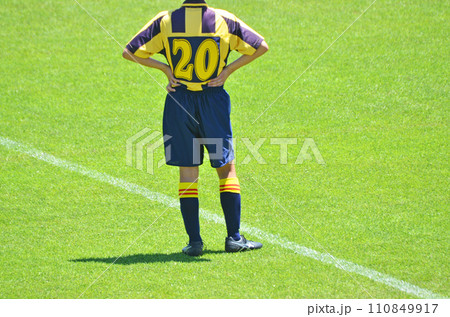 フィールドに立つ選手 フィールドに立つ選手 110849917