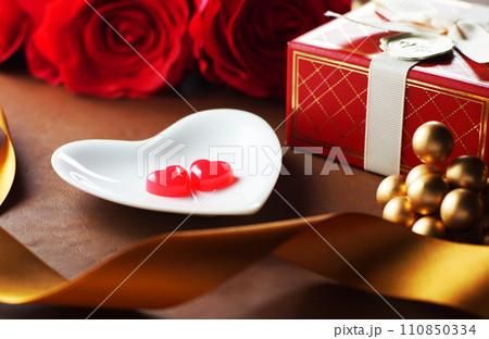 バレンタインデーの贈り物(イメージ) バレンタインデーの贈り物(イメージ) 110850334