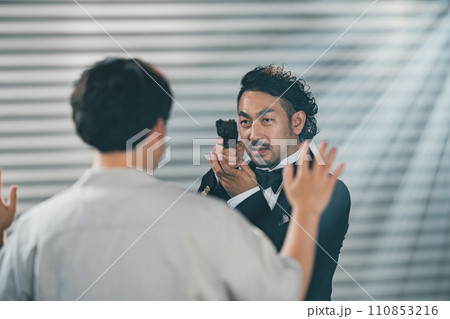 追い詰めるスパイ 110853216