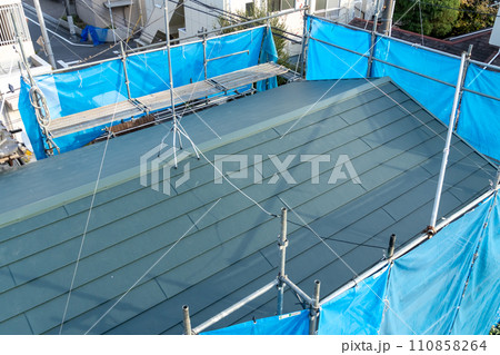 戸建て住宅　屋根の補修 110858264