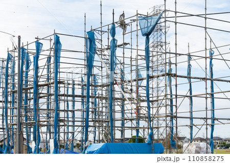 住宅　建設現場　イメージ 110858275