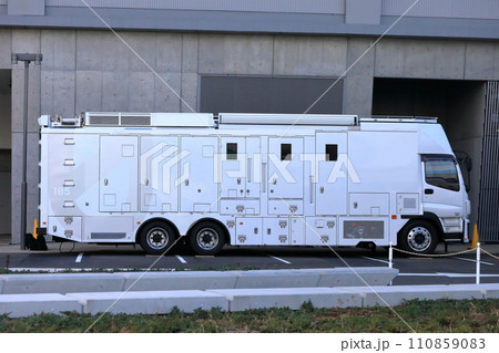 放送中継車　イメージ 110859083