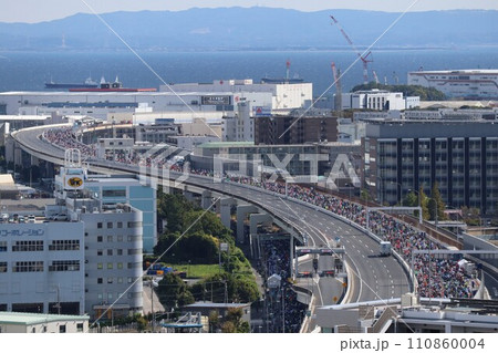 マラソン大会開催中の首都高速湾岸線 110860004