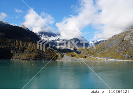 アラスカ、氷河湾 アラスカ、氷河湾 110864122