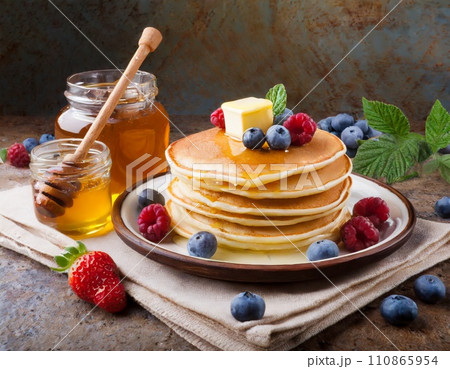 ベリーとバターが乗ったパンケーキ 「AI生成画像」 ベリーとバターが乗ったパンケーキ 「AI生成画像」 110865954