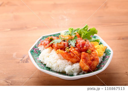 海老チリ丼 110867513