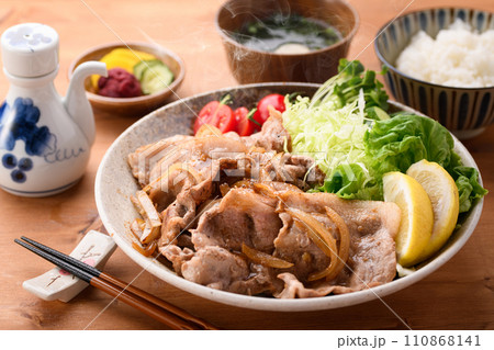 豚肉の生姜焼き定食 豚肉の生姜焼き定食 110868141