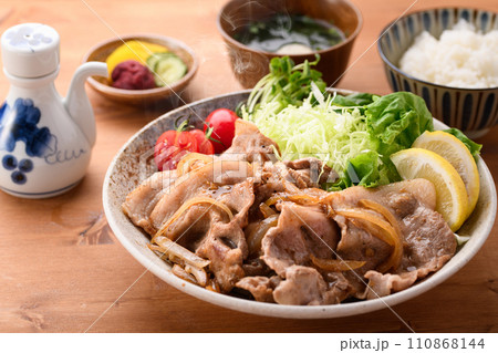 豚肉の生姜焼き定食 豚肉の生姜焼き定食 110868144