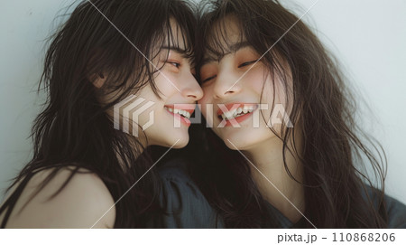 美しさと幸せが詰まった日本の同性愛者カップル写真 110868206