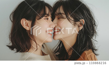 愛情と美しさが融合した日本の同性愛者女性の写真 110868216