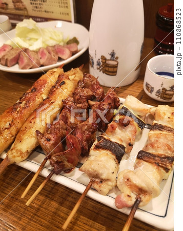 焼き鳥屋さんの焼き鳥 110868523