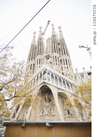 空に映える大聖堂 空に映える大聖堂 110870538