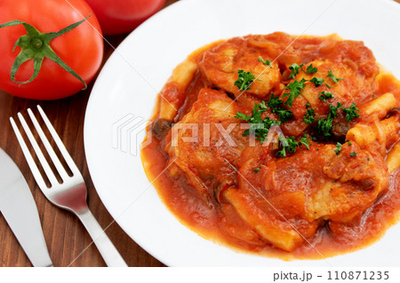 鶏肉のトマト煮 110871235