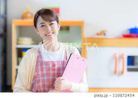 保育士のポートレート 撮影協力:有明教育芸術短期大学 保育士のポートレート 撮影協力:有明教育芸術短期大学 110872454