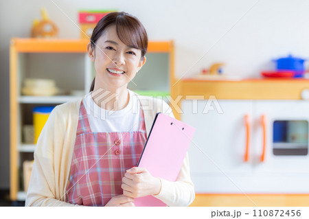 保育士のポートレート　撮影協力：有明教育芸術短期大学 110872456