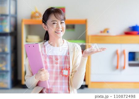 保育士のポートレート　撮影協力：有明教育芸術短期大学 110872498