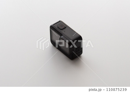 防水性のあるアクションカメラ 110875239