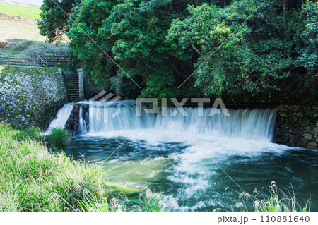 日本一のため池 満濃池 空海ゆかりの命の水 日本一のため池 満濃池 空海ゆかりの命の水 110881640