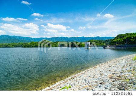 日本一のため池 満濃池 空海ゆかりの命の水 日本一のため池 満濃池 空海ゆかりの命の水 110881665