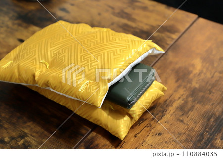 金運アップ 財布の布団 110884035