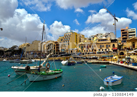 マルタ・セントジュリアンズ・スピノーラ湾 110884149