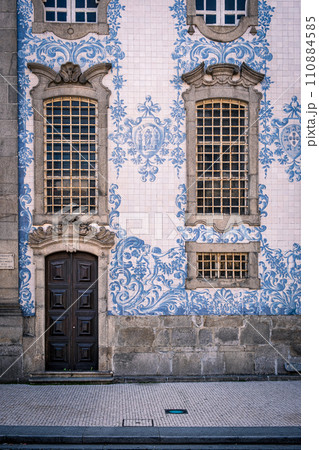 アズレージョタイルが美しいポルトの建物 アズレージョタイルが美しいポルトの建物 110884585