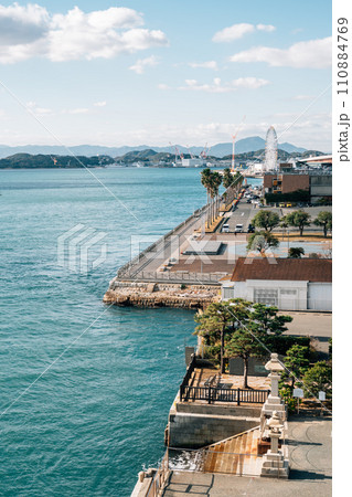 View of Shimonoseki Kanmon Straits and Karato market park in Yamaguchi, Japan 110884769