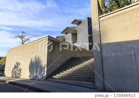 和歌山県和歌山市　秋の和歌山県立近代美術館 110886923