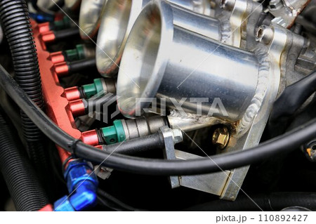 インジェクターの位置を吸気ファンネルへ移設させた…4連スロットル・4AGエンジン 110892427