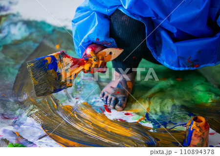 dirty toddler painting on paper dirty toddler painting on paper 110894378